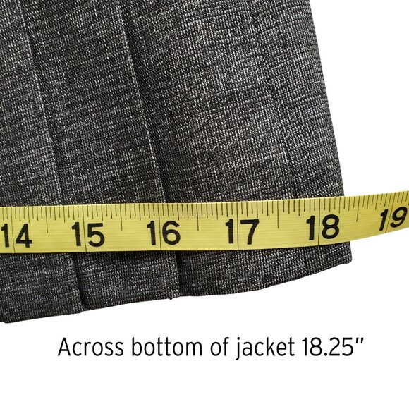 Le Suit Gray 3 Button Front Business Suit Skirt Set Size 4 - Picture 11 of 16